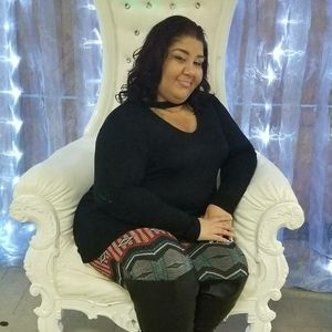 Meet your Posher, Crystal